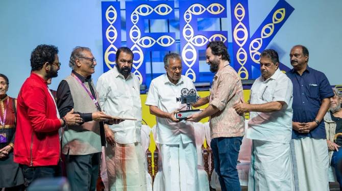  ഐഎഫ്എഫ്കെ നവാഗത സംവിധായകനുള്ള രജത ചകോരം തനുശ്രീ ദാസിനും സൗമ്യാനന്ദ ഷാഹിക്കും