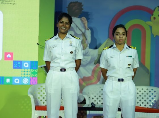  മനോധൈര്യത്തിന്റെ സമുദ്രയാത്ര നടത്തിയ ലെഫ്. കമാൻഡർമാരായ രൂപയും ദിൽനയും