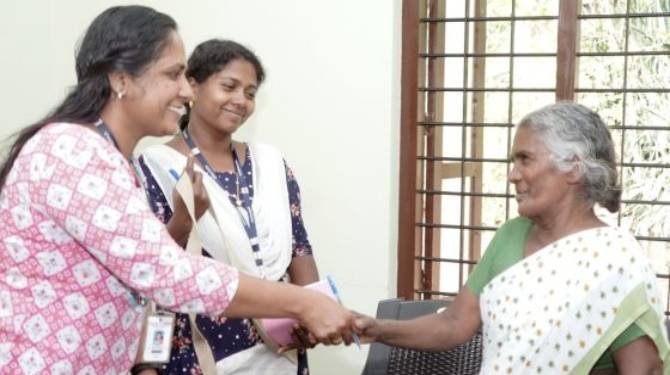  നവകേരളം സിറ്റിസൺസ് റെസ്പോൺസ് പ്രോഗ്രാമിന് തുടക്കമായി; സന്നദ്ധ പ്രവർത്തകർ വീടുകളിലേക്ക്