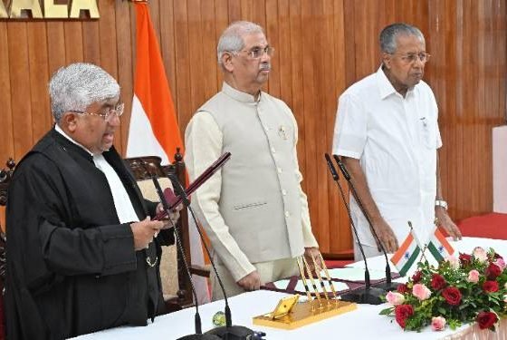  ഷോമൻ സെൻ കേരള ഹൈക്കോടതി ചീഫ് ജസ്റ്റിസായി സത്യപ്രതിജ്ഞ ചെയ്തു